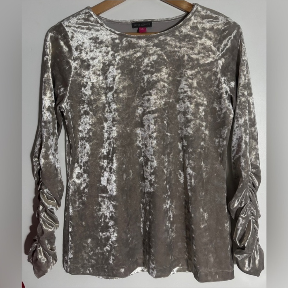 Vince Camuto Silver Crushed Velour
Crew Neck Ruched Sleeves  Top Size S